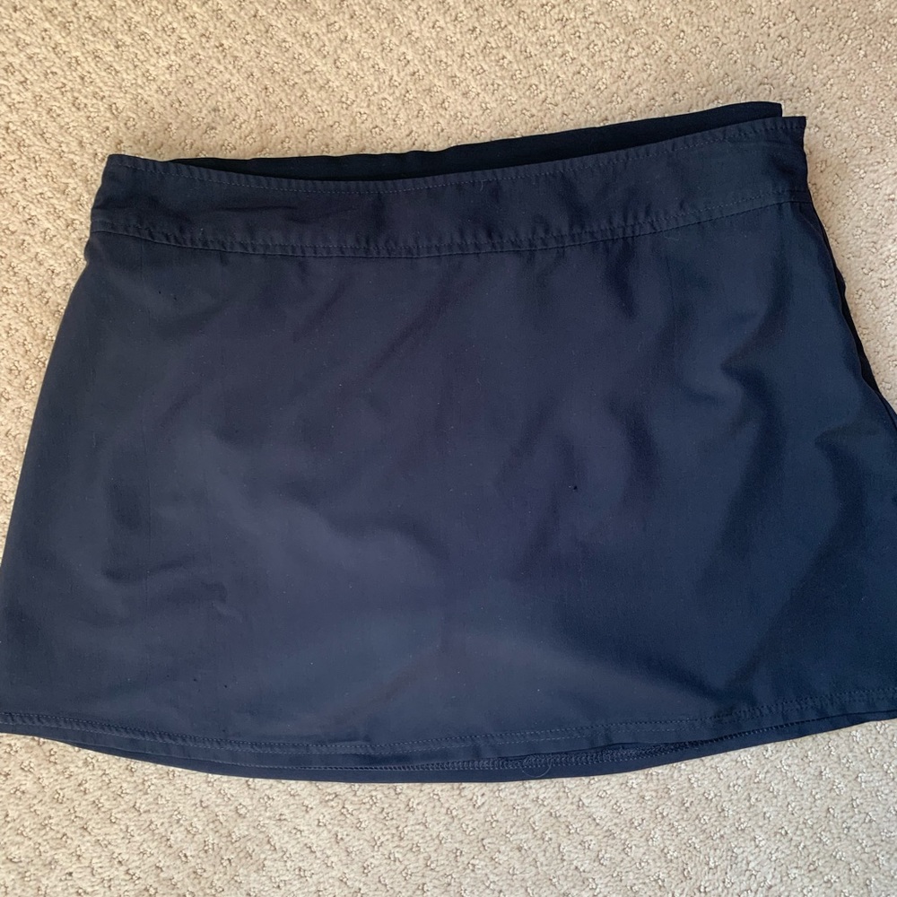 Women’s lands and size 12 black swim skirt